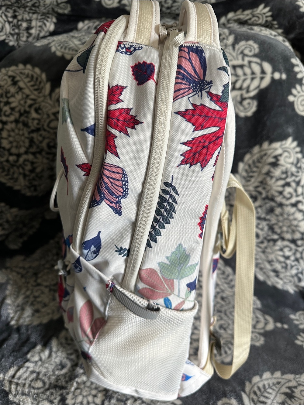 The north face great shape white Jester gardenia floral leaf print backpack - Picture 2 of 10